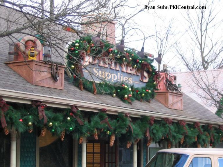 Rivertown decked out